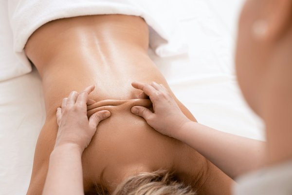 Massage deep tissue à paris : retrouver Équilibre et vitalité